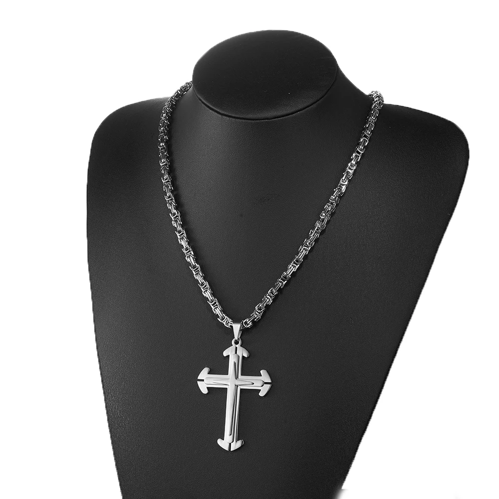 Черный крестик. Мужские бусы на шею. Цепочка мужская на шею с крестом. Крестик на шею для мужчин. Подвеска на шею мужская.