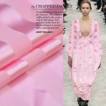 Жаккардовая ткань шелк ткань полосатый сатин в розовом цвете 16 момме 110 см