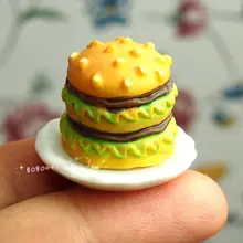 Кукольная Миниатюра 1:12 игрушка Еда гамбургер на белой фарфоровой тарелке spo138