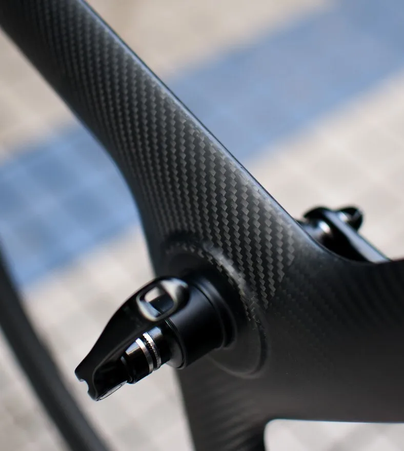 Discount free shipping 700c carbon Bicycle wheels 3 spokes road Bicycle wheels Fixed gearc clincher road bike spokes wheels 3 spokes 1 Discount free shipping 700c carbon Bicycle wheels 3 spokes road Bicycle wheels Fixed gearc clincher road bike spokes wheels 3 spokes 1