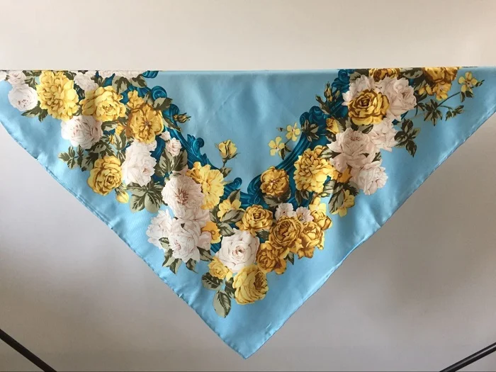 

Promotion fashion women 100% silk twill scarf big square 14m/m heavy shawl hijab cape female 90cm*90cm headwear blue flowers