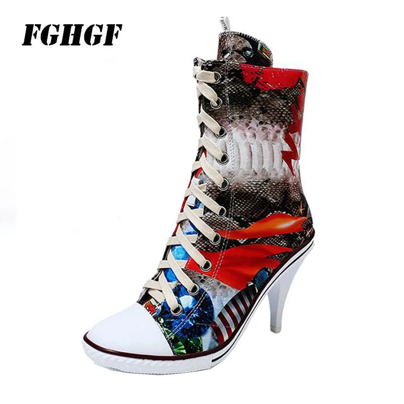 

New boots of 2018 printed top layer calf-skin Martin boots fashion tie with round head high heel short female boots package mail