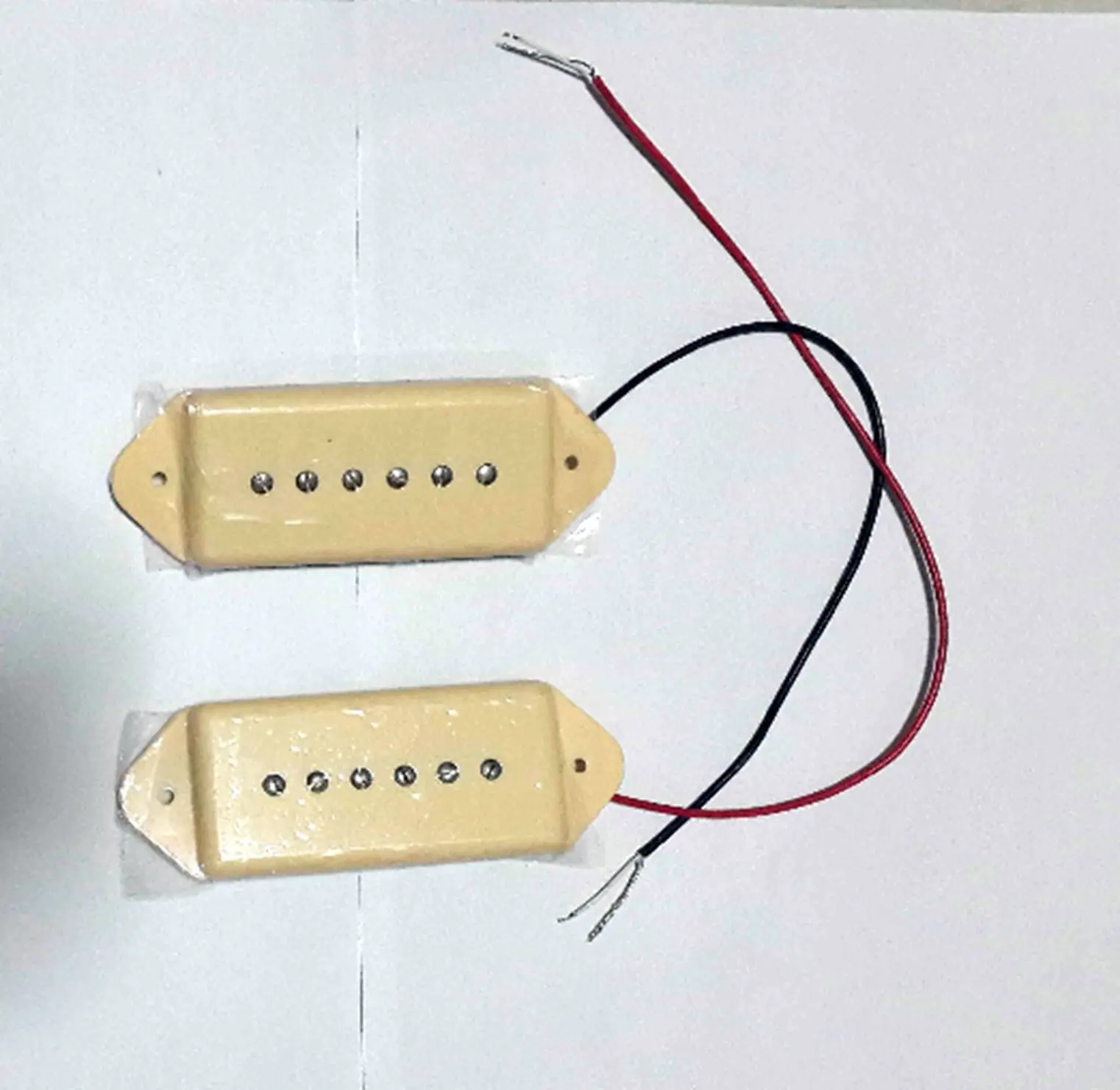 

Set of 2 Pcs P90 Dog Ear Single Coil Pickups, Neck & Bridge,Cream