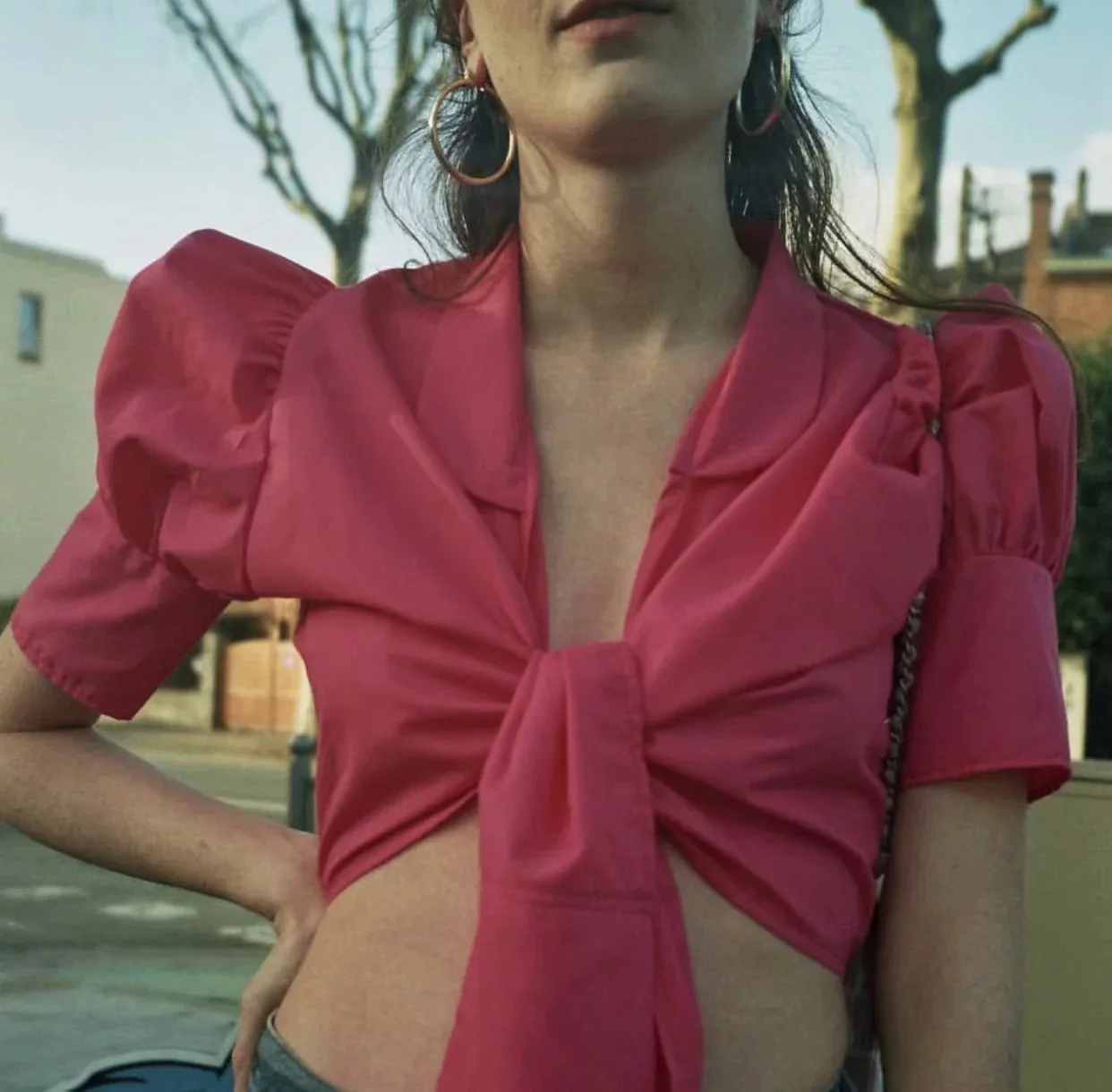 

Plaid Red Pink Whie Front Back Cross Tie Bow Sexy V-Neck Crop Top Chiffon Blouse Women Ladies Sexy Summer Slim Shirt Boho Tee