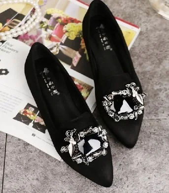 BLACK POINTED TOE