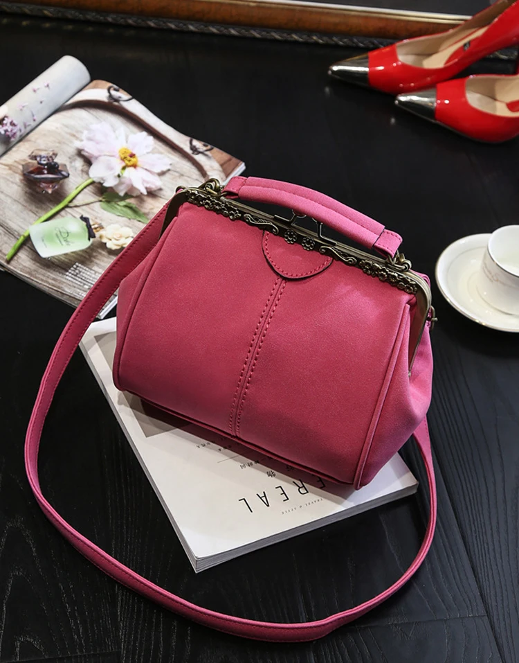 Women Shabby Chic  Shoulder Bag Lady Handmade Vintage Retro Chic Victorian Style Wedding Kiss Lock Handbag Bag (33)