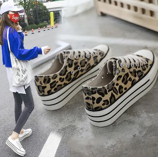 

2019 Women Canvas Shoes Fashion Leopard Print Women Vulcanized Shoes Lace-up Casual High Upper Shoes Woman Sneakers