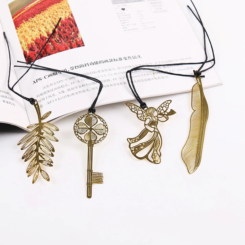 

1PC Cute Kawaii Gold Metal Bookmark Vintage Key Feather Angel Bookmarks Paper Clip for Book Korean Stationery