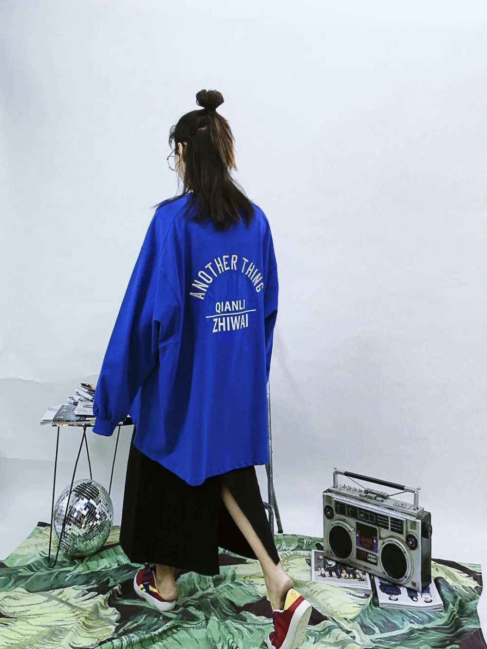 nets красная одинаковая мода, Ранняя осень ленивая Лаплас вышивка письмо свободная Длинная черная футболка женская