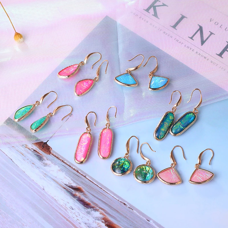 

2019 New Fashion Colourful Crystal Drop Earrings Teardrop Geometric Trendy Glass Drop Earring for Women Gold Hook Jewelry