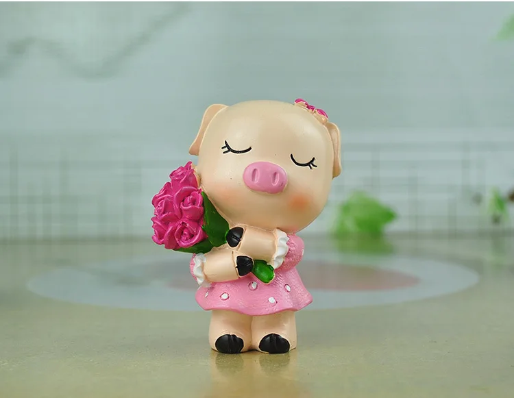 Pig Lover Figurine (4)