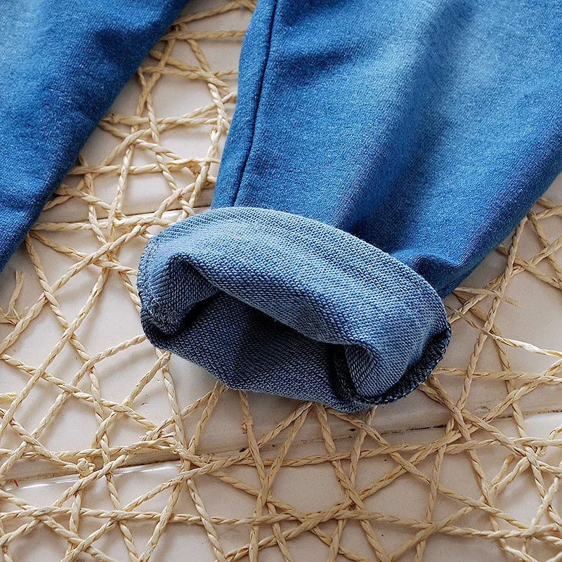 2718593377_1077305921