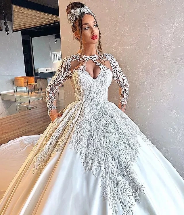 

Dubai Arabic Women Long Sleeve Wedding Dresses 2019 Lace Satin Ball Gown Bride Dress Long Royal Train Modern Bridal Gowns