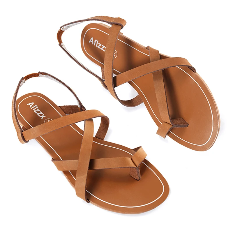 

Sandals female flat bottom summer student 2019 new Korean version of simple versatile chic retro beach holiday Roman toe