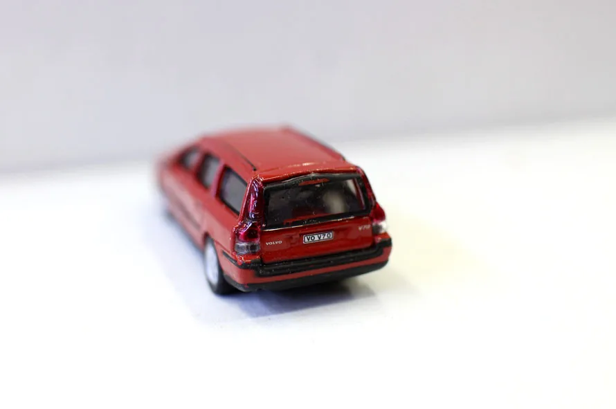 1/72 сплав модель VOLVO V70 2000 Модель автомобиля Модель игрушки