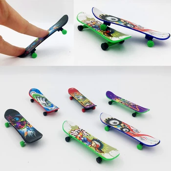 

2pcs/lot Mini Finger Skateboards Skate Creative Fingertip Movement Unti-smooth Plastic Fingerboard Toys For Children Kids