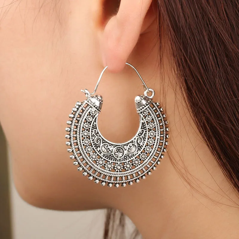 

SexeMara Antique Silver Boho Hollow-out Gypsy Tribal Indian Drop Earrings for Women Mandala Flower Vintage Fashion Jewelry