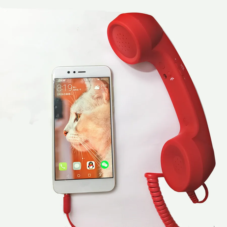 Classic Retro 3 5 mm Telephone Receivers Handset Earphone Retro Telephones Anti radiation Receiver Cellphone For iPhone 4s 5 6 7
