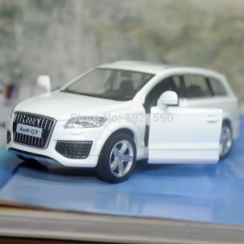 UNI 1/36 масштаб оттягивающийся автомобиль игрушки Германия Audi Q7 SUV литая модель металлическая модель автомобиля игрушка для коллекции/подарка/детей