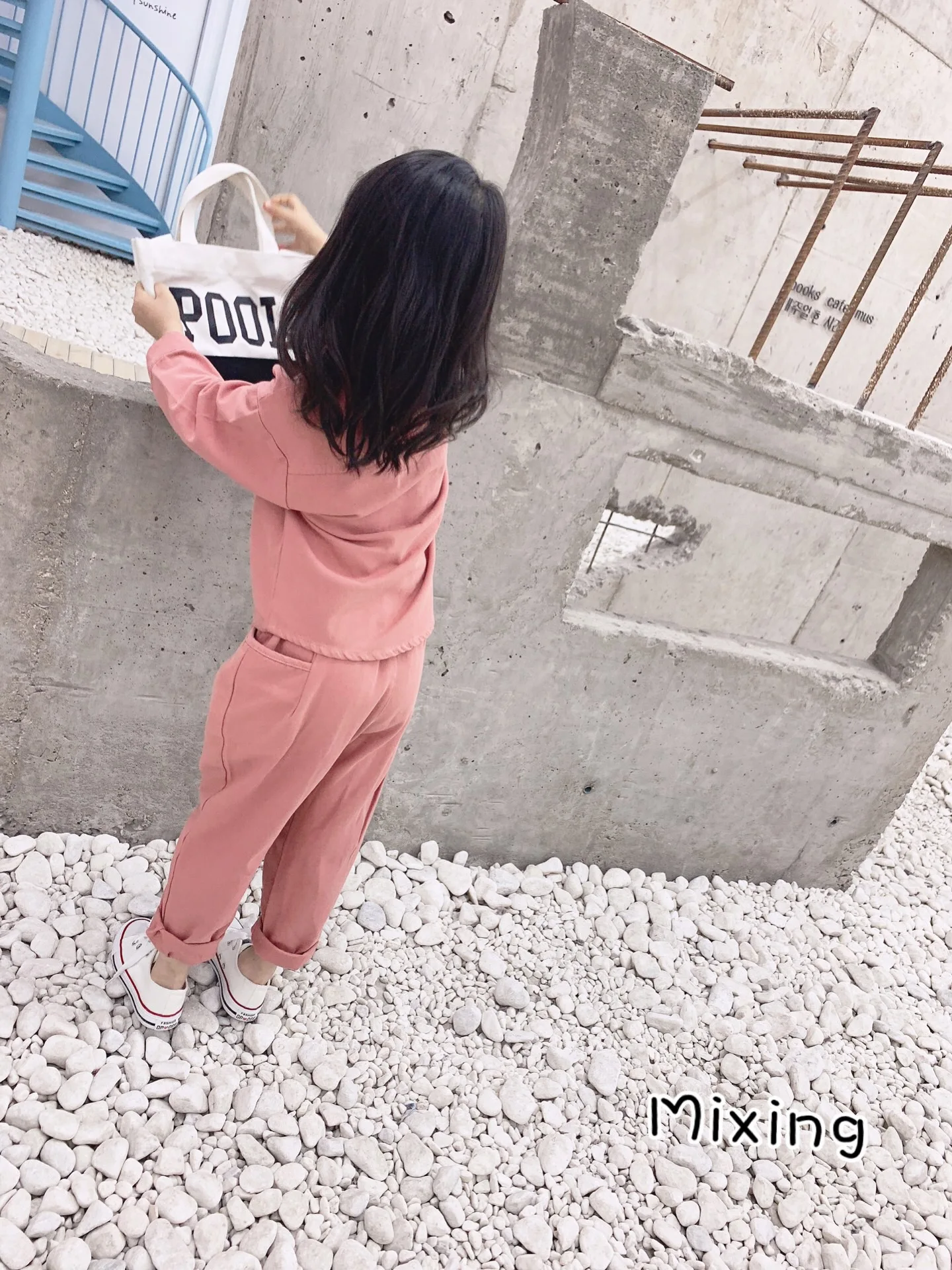 Костюм для девочек из двух предметов рубашка + повседневные штаны в Корейском