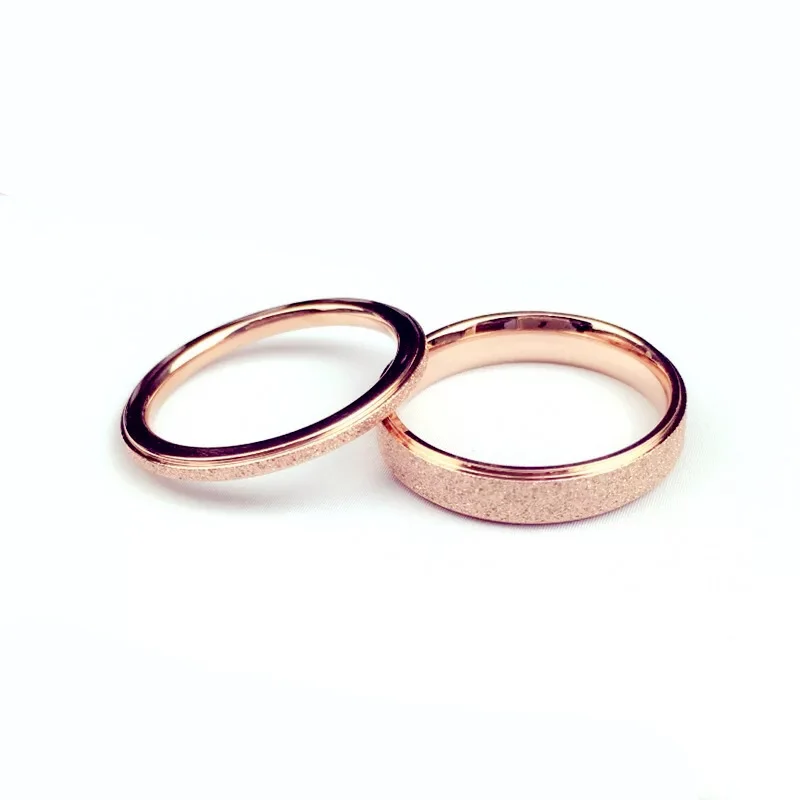 Фунтов 4 мм розовое золото кисть отделка Титан Кольца из нержавейки Обручение Свадебные Шарм кольца Для мужчин Для женщин пары хвост кольцо