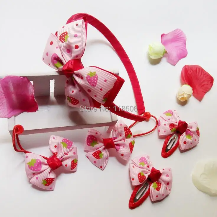 strawberry hairbow.jpg