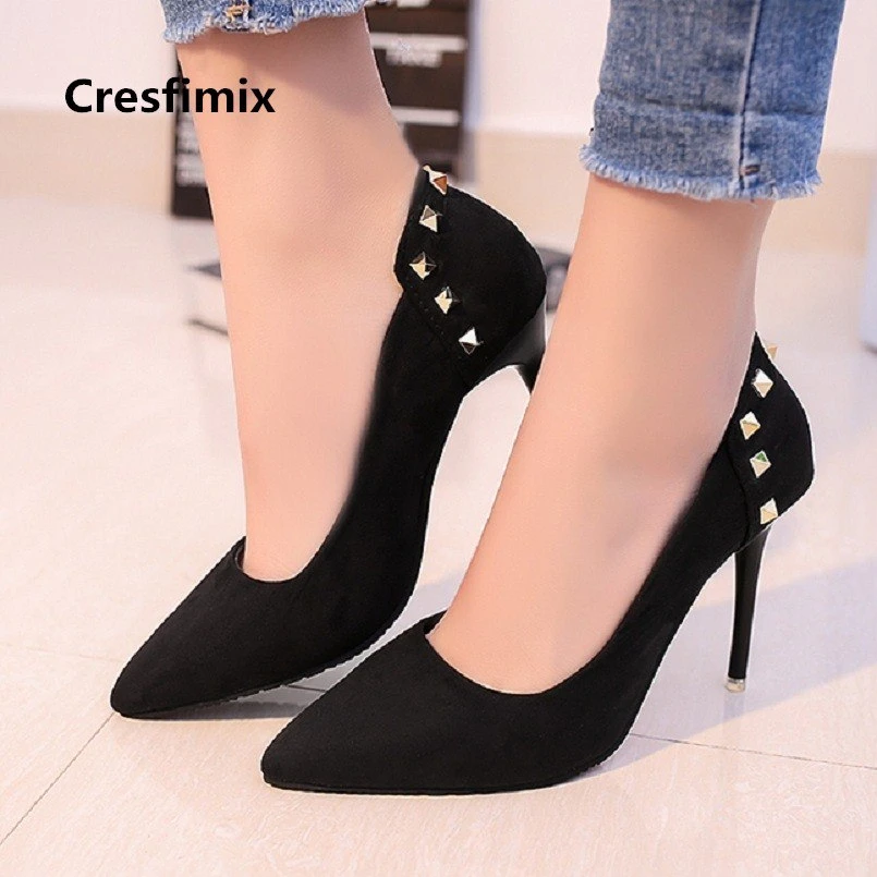 comfortable stylish pumps