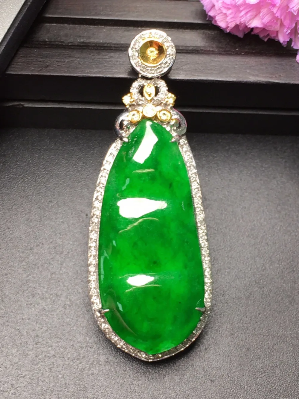 

18.11.18 Carving Jadite Fine Jewelry Real 18K Gold Natural Green Jade Gemstone Peach Shape Pendant Necklace Fine Pendants