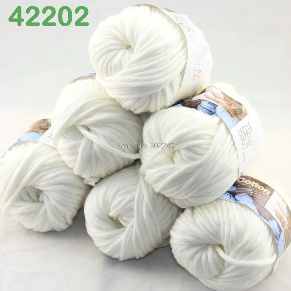 

LOT of 6 Balls X 50g Special Thick Worsted Cotton Knitting Yarn off White 2202