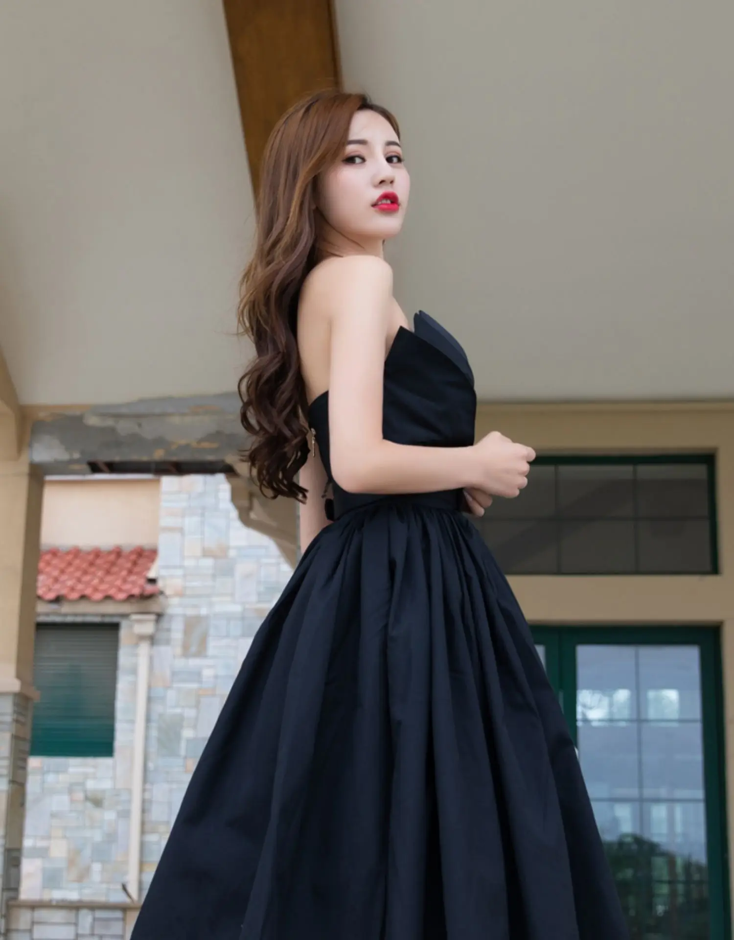 Винтажное черное сексуальное большое свободное платье с открытыми плечами элегантное обтягивающее женское летнее платье с низкой талией