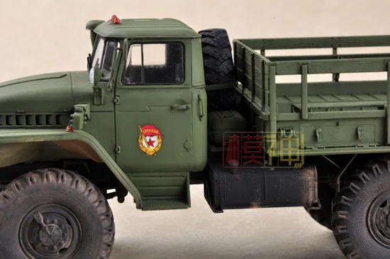 1/35 русский URAL-375D транспорт Грузовик Военная Ассамблея модель бронированного автомобиля 01027