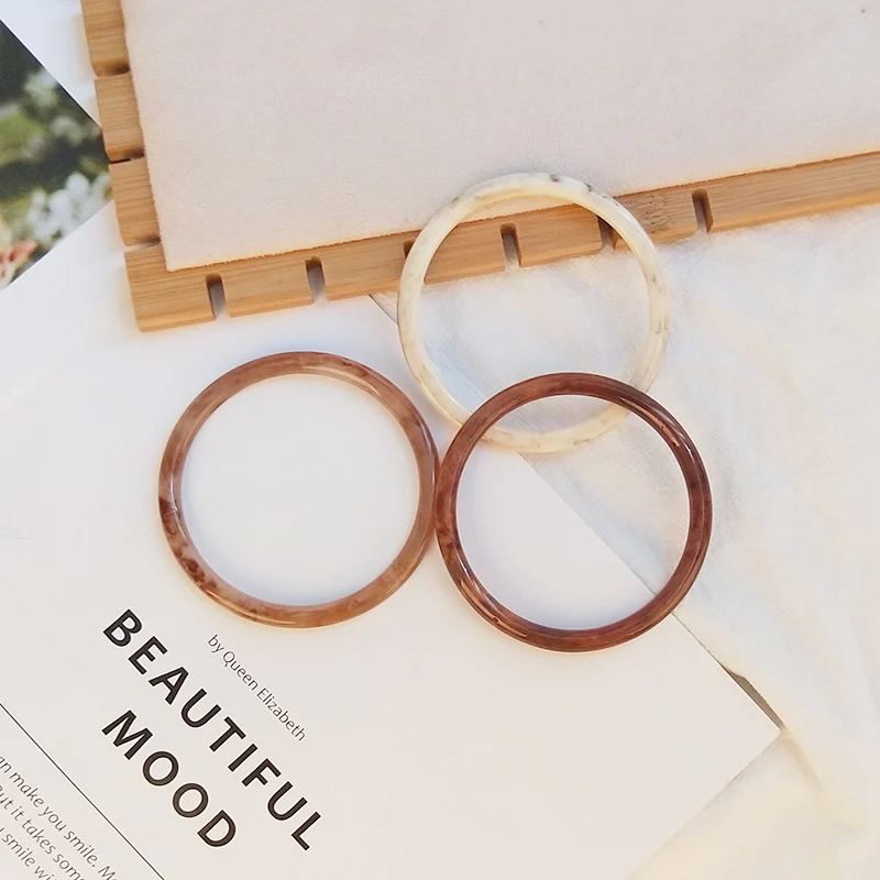 Trendy Fashion Resin Cuff Bracelets Bangles for Women 2018 New Vintage Simple Charm Round Acrylic Bracelet Girls Jewelry Female (1)