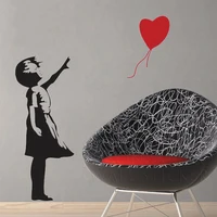 Бэнкси Стиль любовное сердечка, шар маленькая девочка платье виниловая наклейка на стену наклейки на стену домашний Декор дети Room100x120cm украшения для малышей - изображение
