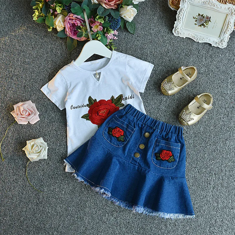 Alice/Коллекция года, повседневная детская одежда для девочек топ с короткими рукавами и вышитыми буквами+ джинсовая юбка с принтом комплект из 2 предметов, Детский костюм