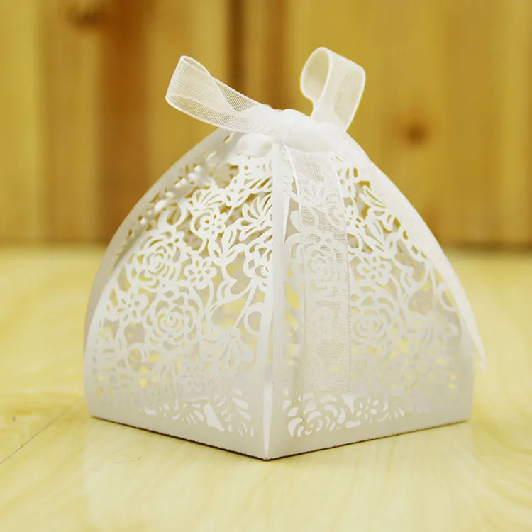50 шт. кружевной Цветочный Дизайн Лазерная резка Свадебная коробка для конфет Свадебная подарочная коробка для гостей свадебные сувениры и подарки вечерние украшения