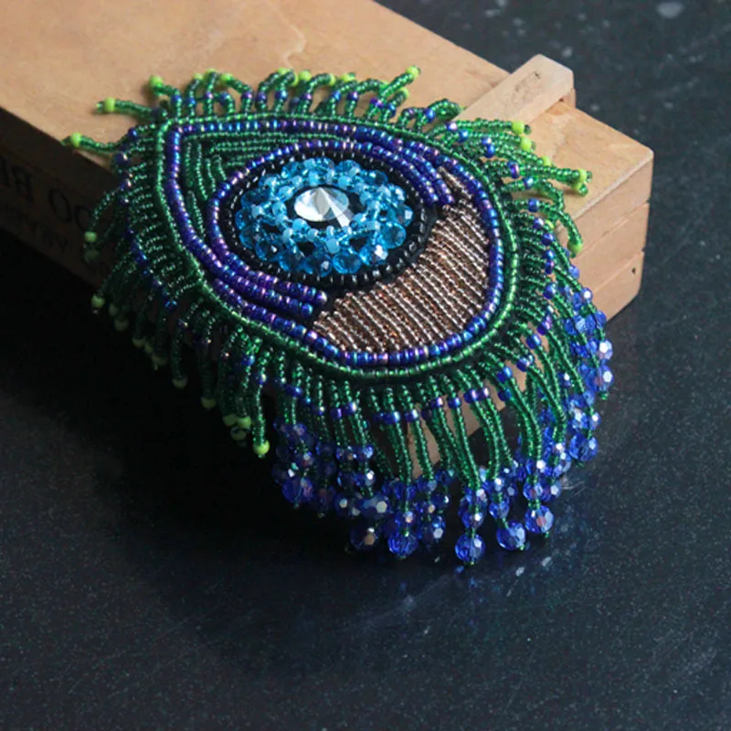 

Multicolor Rhinestone Handmade Fashion Tassel Shoulder Board Badges beads Fabric Metal Epaulette Military Pin on Brooch Medal