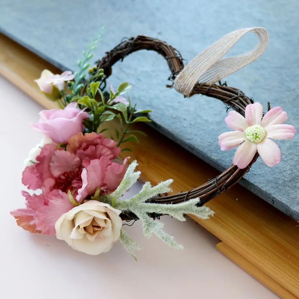 Heart Rattan Artificial Rose Flower Blossom Wreath Garland Chair Door Wall Decor