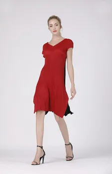 

FREE SHIPPING Miyake fold patchwork V-neck slim and Hem split fashion dress IN STOCK