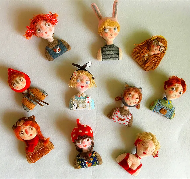 

Original hand made wood felt clay brooch DIY birthday gift material package mail