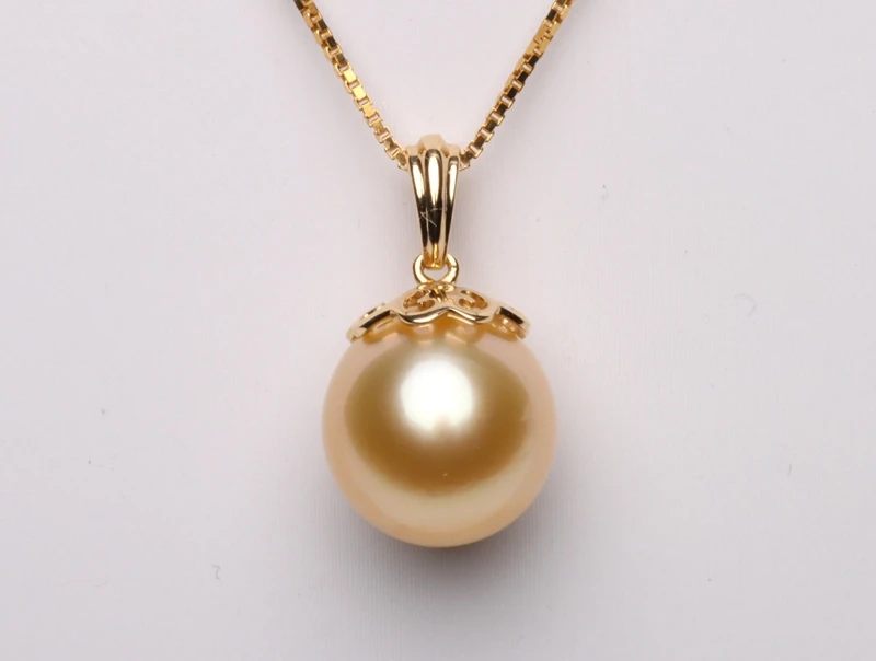 

18K Gold Pendant Nanyang Kim seawater pearl pendant light round flawless genuine send silver chain