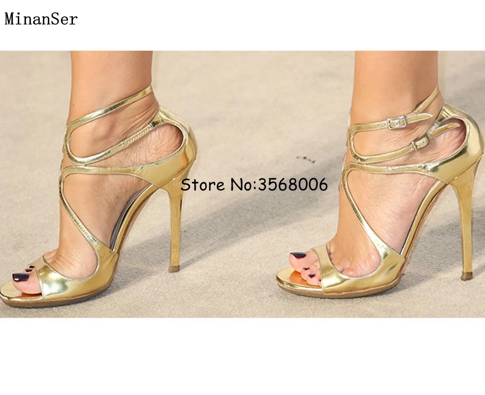 Kylie-Minogue-in-gold-Jimmy-Choo-Lance-Sandals