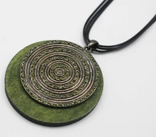 Fashion Exaggerated Alloy Diamante and Green Wood Pendant Statement Necklace for Women Leather Necklace Wholesale Jewelry