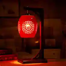 Китайская антикварная Винтажная настольная лампа для гостиной, фарфоровая Керамическая Настольная лампа, свадебное украшение для спальни, настольная лампа красного цвета