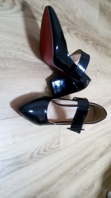 Женская обувь на высоком каблуке; туфли-лодочки на толстом высоком каблуке с ремешком на щиколотке; осенне-летняя обувь; цвет красный, черный, белый, абрикосовый; женская обувь