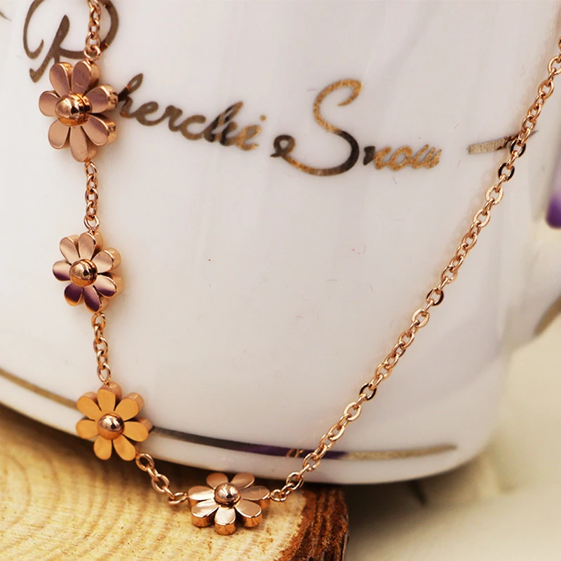 Titanium Steel Brand Jewelry 7 Daisy Anklets For Women Rose Gold Color Fashion Prevent Allergy Summer Jewelry ankle chains fashion accessories