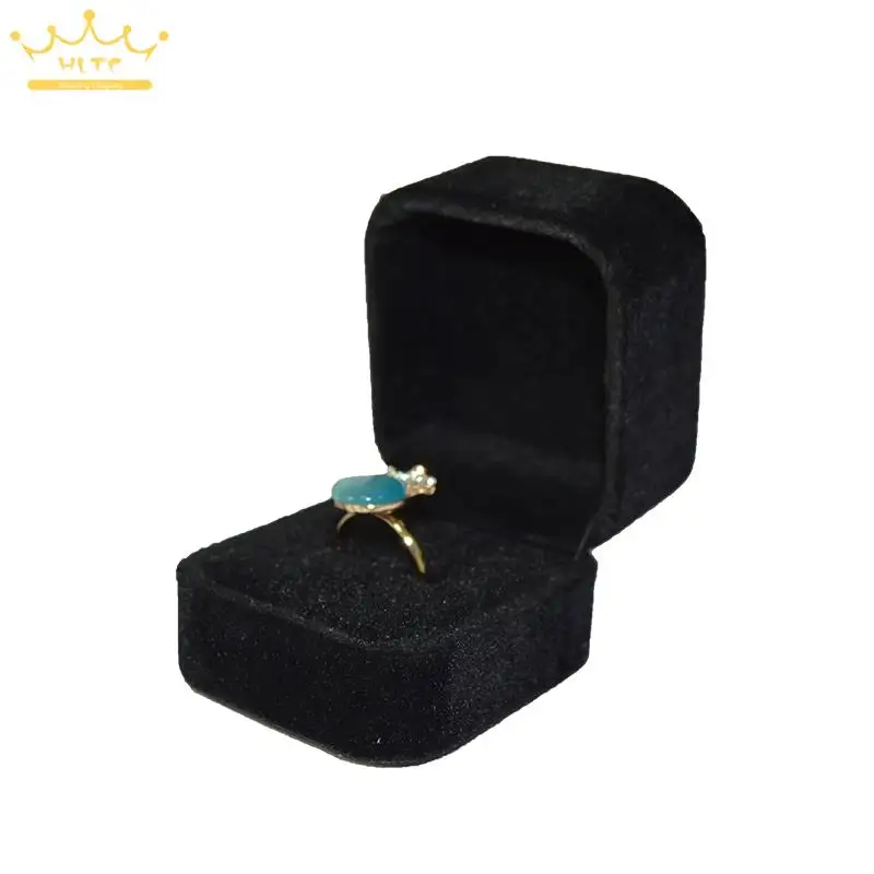 

Elegent Portable High Quality BLACK Velvet Domed ENGAGEMENT WEDDING RING Gift Packaging Jewelry Box for Ring