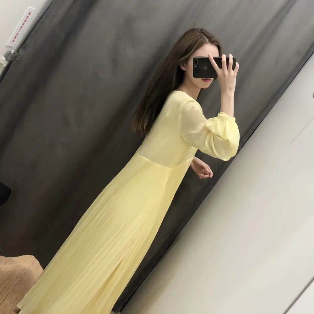  (39)