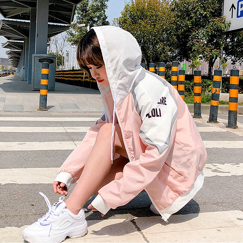 2018 Fashion Harajuku Women Windbreaker Loose Pockets Print bomber Hooded Jacket Women Plus Size Basic Coat chaqueta mujer