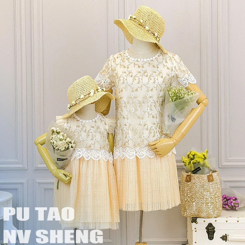 

Summer family clothes mother and daughter kids dresses mom baby princess Embroidery lace Woman Female infant Children dresses