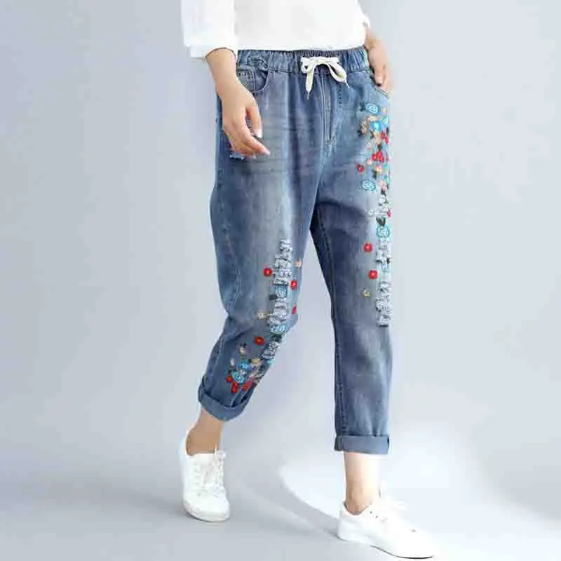 Сезон: весна–лето Для женщин джинсы корейский Цветы вышитые свободные девять очков джинсы Большие размеры Повседневное шаровары Штаны